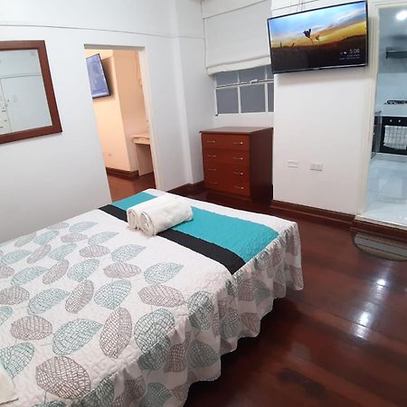 Apartamento Lindo - A 2 Cuadras De La Plaza De Armas Y Del Palacio De Gobierno Λίμα Εξωτερικό φωτογραφία